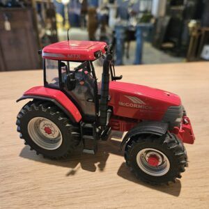 schaalmodel tractor McCormick MTX175