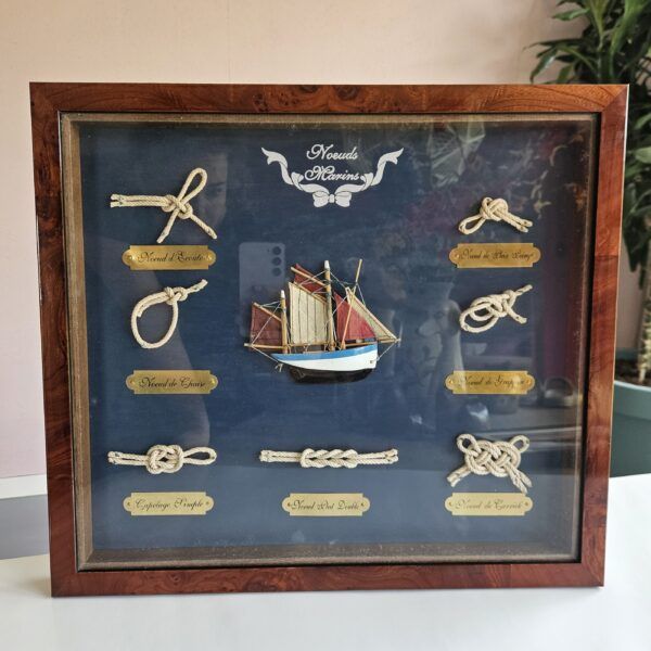 maritieme wanddecoratie met scheepsknopen