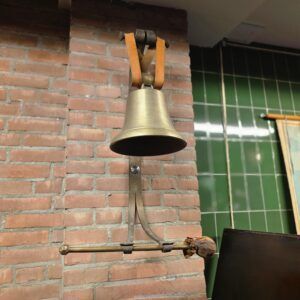 decoratieve wandbel voor aan muur